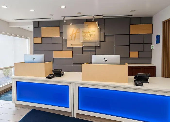 Holiday Inn Express & Suites Chicago O'Hare Airport By Ihg